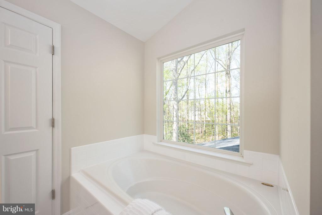 11212 PIEDMONT LANDING DR, FREDERICKSBURG, Virginia 22407, 4 Bedrooms Bedrooms, ,3 BathroomsBathrooms,Residential,11212 PIEDMONT LANDING DR,VASP2040458 MLS # VASP2040458