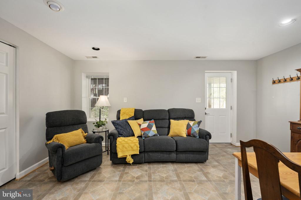 11212 PIEDMONT LANDING DR, FREDERICKSBURG, Virginia 22407, 4 Bedrooms Bedrooms, ,3 BathroomsBathrooms,Residential,11212 PIEDMONT LANDING DR,VASP2040458 MLS # VASP2040458