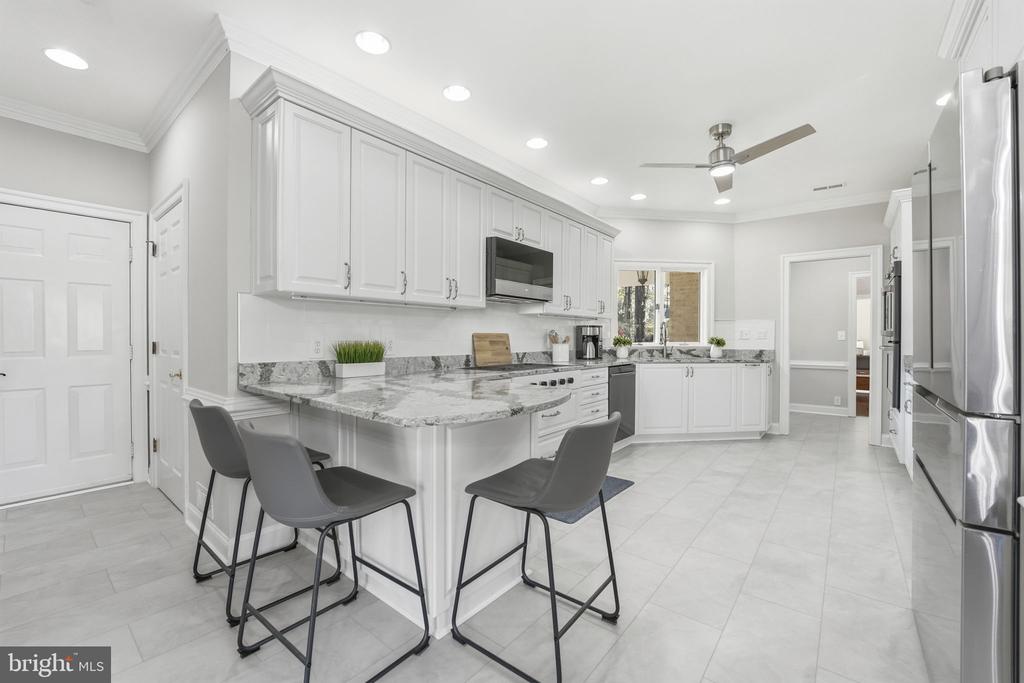 11406 STONEWALL JACKSON DR, SPOTSYLVANIA, Virginia 22551, 5 Bedrooms Bedrooms, ,4 BathroomsBathrooms,Residential,11406 STONEWALL JACKSON DR,VASP2040478 MLS # VASP2040478