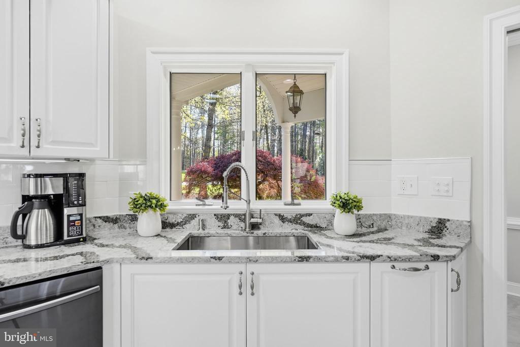 11406 STONEWALL JACKSON DR, SPOTSYLVANIA, Virginia 22551, 5 Bedrooms Bedrooms, ,4 BathroomsBathrooms,Residential,11406 STONEWALL JACKSON DR,VASP2040478 MLS # VASP2040478