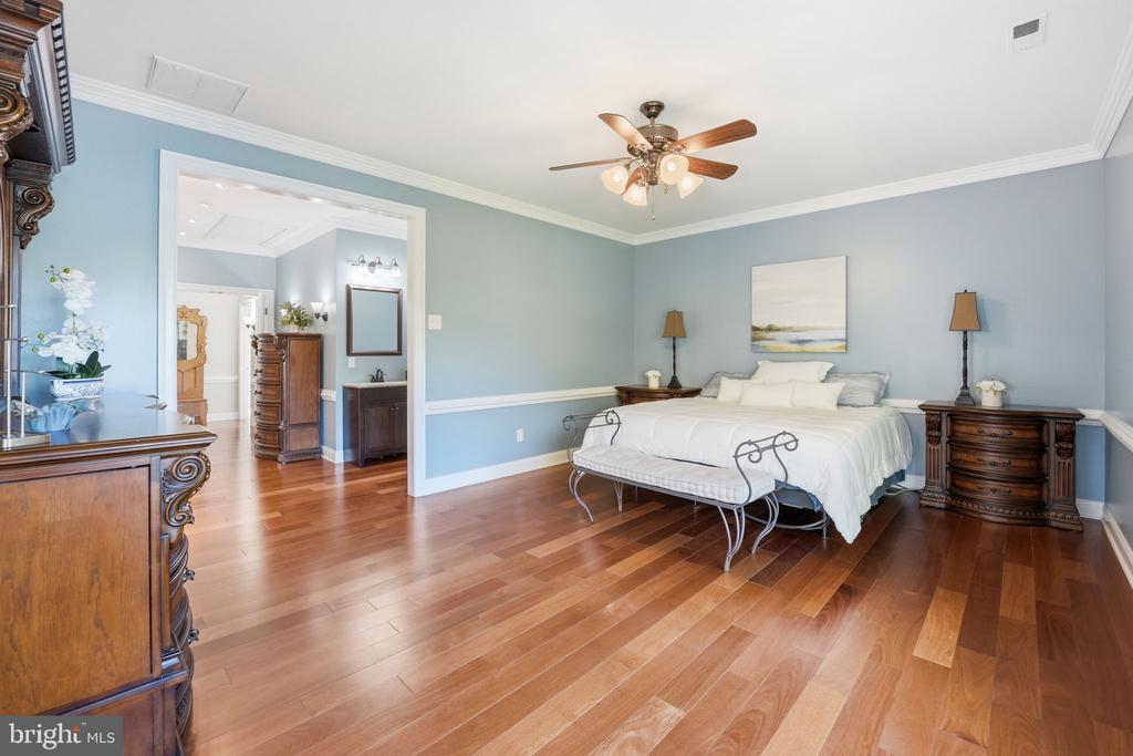 11406 STONEWALL JACKSON DR, SPOTSYLVANIA, Virginia 22551, 5 Bedrooms Bedrooms, ,4 BathroomsBathrooms,Residential,11406 STONEWALL JACKSON DR,VASP2040478 MLS # VASP2040478