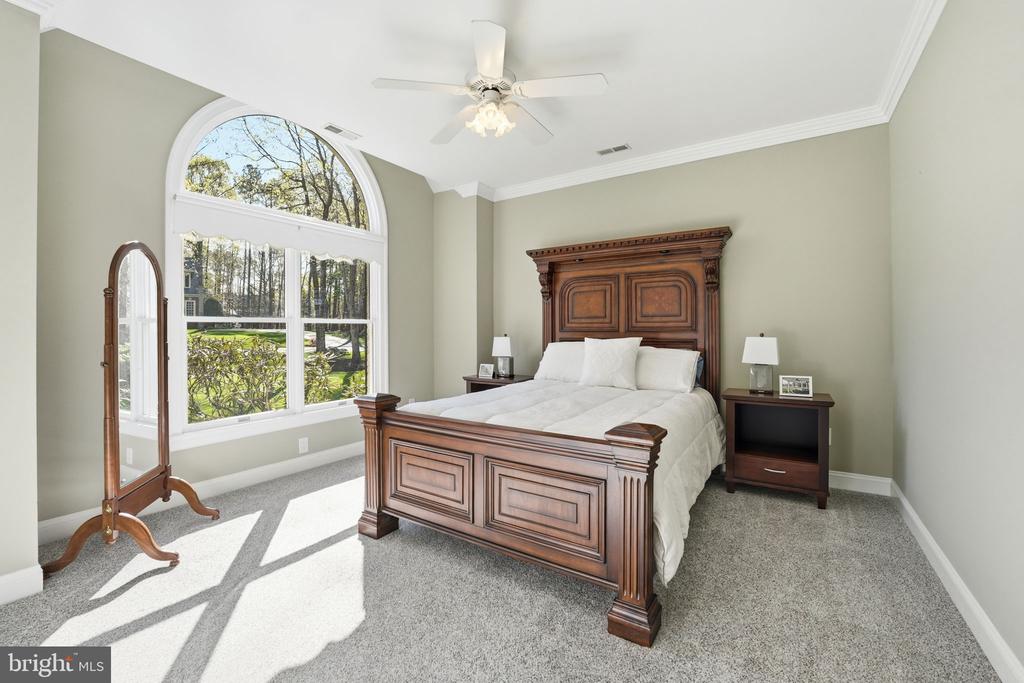 11406 STONEWALL JACKSON DR, SPOTSYLVANIA, Virginia 22551, 5 Bedrooms Bedrooms, ,4 BathroomsBathrooms,Residential,11406 STONEWALL JACKSON DR,VASP2040478 MLS # VASP2040478