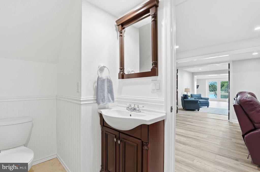 11406 STONEWALL JACKSON DR, SPOTSYLVANIA, Virginia 22551, 5 Bedrooms Bedrooms, ,4 BathroomsBathrooms,Residential,11406 STONEWALL JACKSON DR,VASP2040478 MLS # VASP2040478