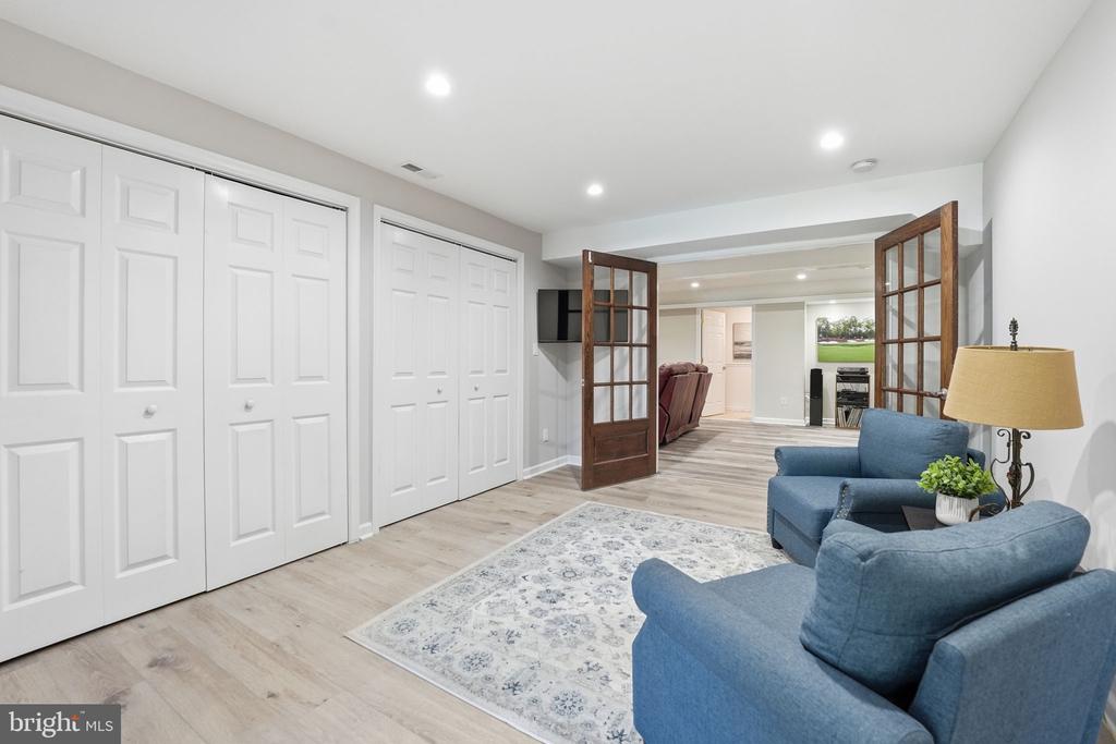 11406 STONEWALL JACKSON DR, SPOTSYLVANIA, Virginia 22551, 5 Bedrooms Bedrooms, ,4 BathroomsBathrooms,Residential,11406 STONEWALL JACKSON DR,VASP2040478 MLS # VASP2040478