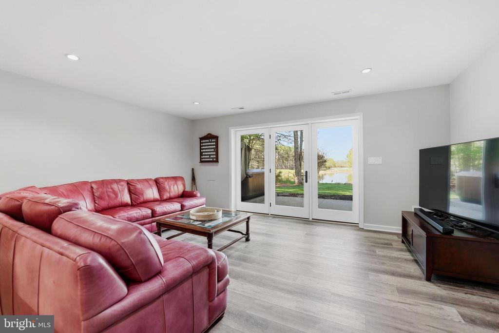 11406 STONEWALL JACKSON DR, SPOTSYLVANIA, Virginia 22551, 5 Bedrooms Bedrooms, ,4 BathroomsBathrooms,Residential,11406 STONEWALL JACKSON DR,VASP2040478 MLS # VASP2040478