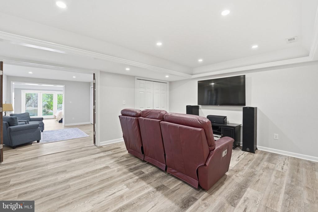 11406 STONEWALL JACKSON DR, SPOTSYLVANIA, Virginia 22551, 5 Bedrooms Bedrooms, ,4 BathroomsBathrooms,Residential,11406 STONEWALL JACKSON DR,VASP2040478 MLS # VASP2040478