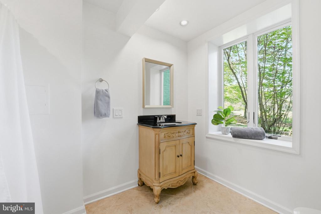 11406 STONEWALL JACKSON DR, SPOTSYLVANIA, Virginia 22551, 5 Bedrooms Bedrooms, ,4 BathroomsBathrooms,Residential,11406 STONEWALL JACKSON DR,VASP2040478 MLS # VASP2040478