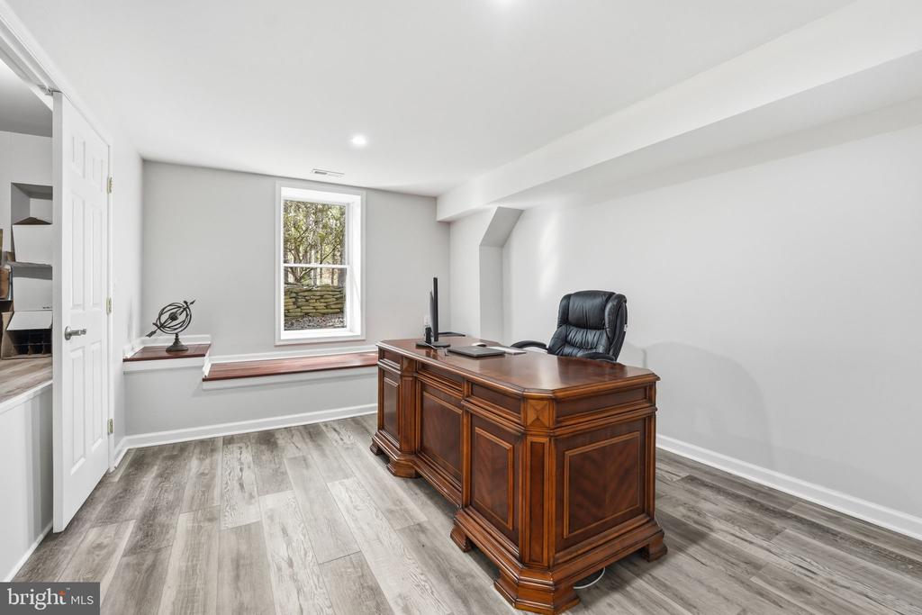 11406 STONEWALL JACKSON DR, SPOTSYLVANIA, Virginia 22551, 5 Bedrooms Bedrooms, ,4 BathroomsBathrooms,Residential,11406 STONEWALL JACKSON DR,VASP2040478 MLS # VASP2040478