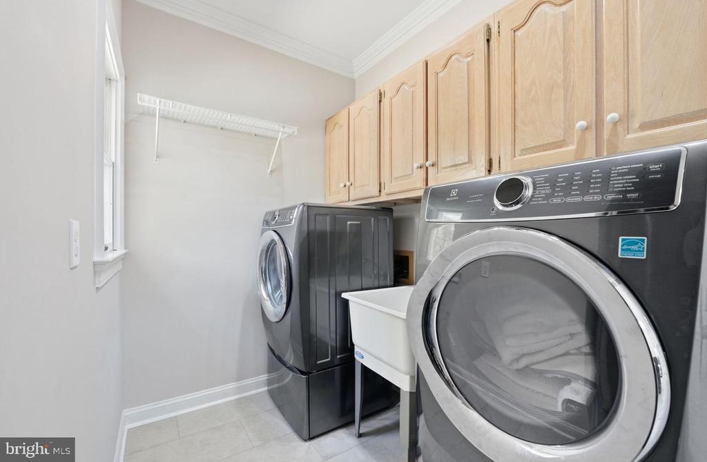 11406 STONEWALL JACKSON DR, SPOTSYLVANIA, Virginia 22551, 5 Bedrooms Bedrooms, ,4 BathroomsBathrooms,Residential,11406 STONEWALL JACKSON DR,VASP2040478 MLS # VASP2040478