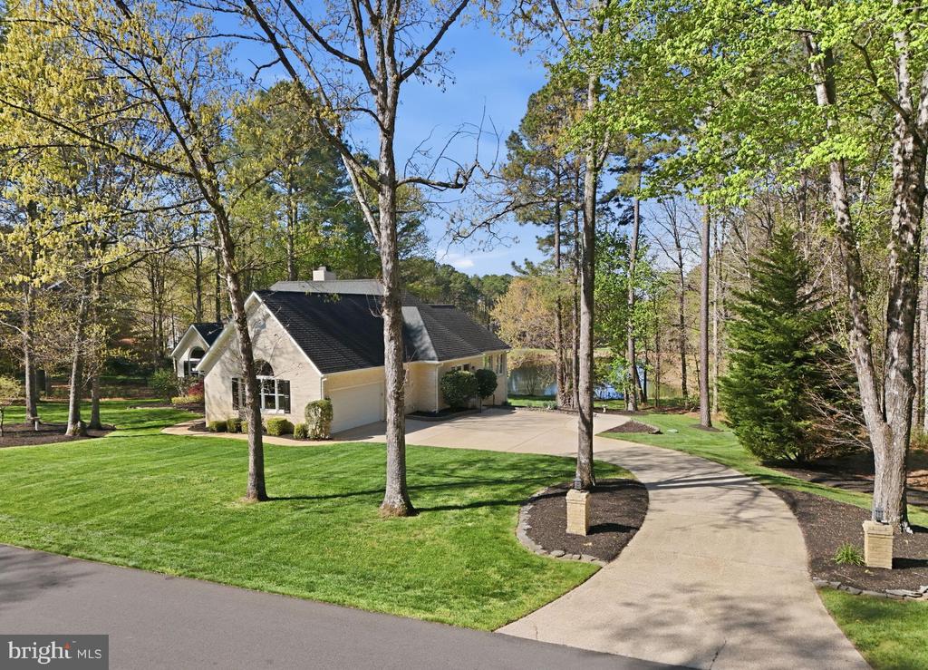 11406 STONEWALL JACKSON DR, SPOTSYLVANIA, Virginia 22551, 5 Bedrooms Bedrooms, ,4 BathroomsBathrooms,Residential,11406 STONEWALL JACKSON DR,VASP2040478 MLS # VASP2040478