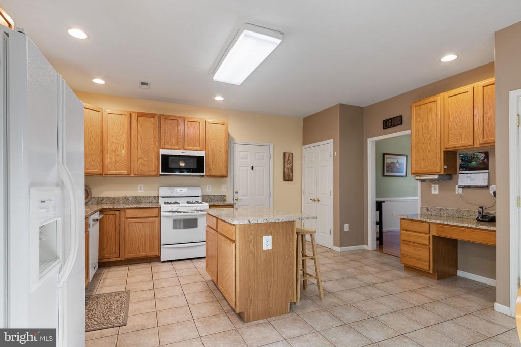 6712 CASTLETON DR, FREDERICKSBURG, Virginia 22407, 5 Bedrooms Bedrooms, ,3 BathroomsBathrooms,Residential,6712 CASTLETON DR,VASP2040592 MLS # VASP2040592