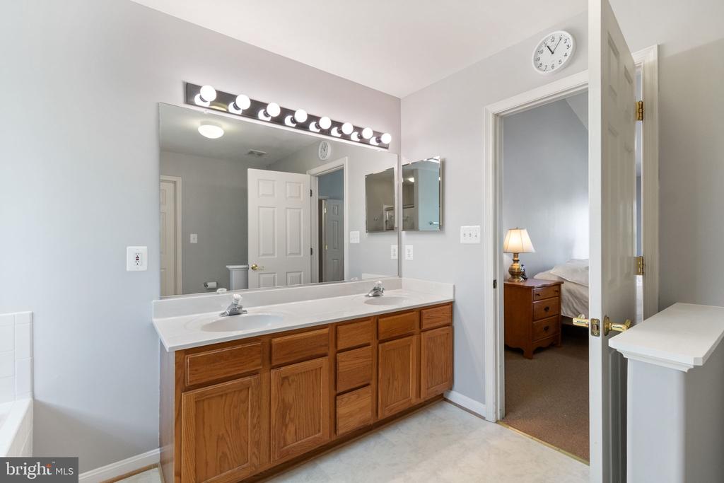 6712 CASTLETON DR, FREDERICKSBURG, Virginia 22407, 5 Bedrooms Bedrooms, ,3 BathroomsBathrooms,Residential,6712 CASTLETON DR,VASP2040592 MLS # VASP2040592