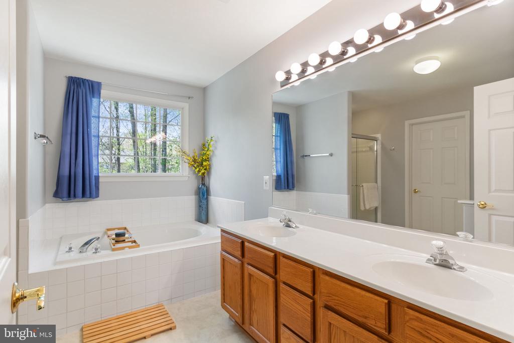 6712 CASTLETON DR, FREDERICKSBURG, Virginia 22407, 5 Bedrooms Bedrooms, ,3 BathroomsBathrooms,Residential,6712 CASTLETON DR,VASP2040592 MLS # VASP2040592