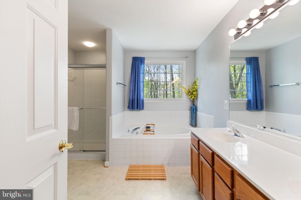 6712 CASTLETON DR, FREDERICKSBURG, Virginia 22407, 5 Bedrooms Bedrooms, ,3 BathroomsBathrooms,Residential,6712 CASTLETON DR,VASP2040592 MLS # VASP2040592