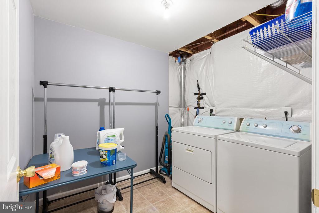 6712 CASTLETON DR, FREDERICKSBURG, Virginia 22407, 5 Bedrooms Bedrooms, ,3 BathroomsBathrooms,Residential,6712 CASTLETON DR,VASP2040592 MLS # VASP2040592