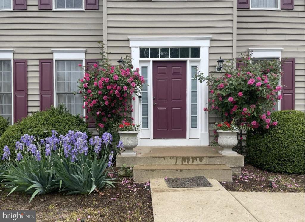 6712 CASTLETON DR, FREDERICKSBURG, Virginia 22407, 5 Bedrooms Bedrooms, ,3 BathroomsBathrooms,Residential,6712 CASTLETON DR,VASP2040592 MLS # VASP2040592