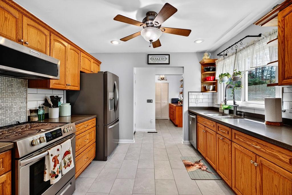 153 THOROFARE RD, CRIMORA, Virginia 24431, 3 Bedrooms Bedrooms, ,2 BathroomsBathrooms,Residential,153 THOROFARE RD,675579 MLS # 675579