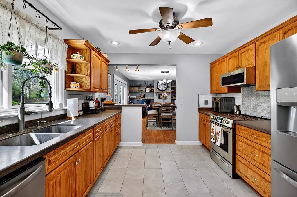 153 THOROFARE RD, CRIMORA, Virginia 24431, 3 Bedrooms Bedrooms, ,2 BathroomsBathrooms,Residential,153 THOROFARE RD,675579 MLS # 675579