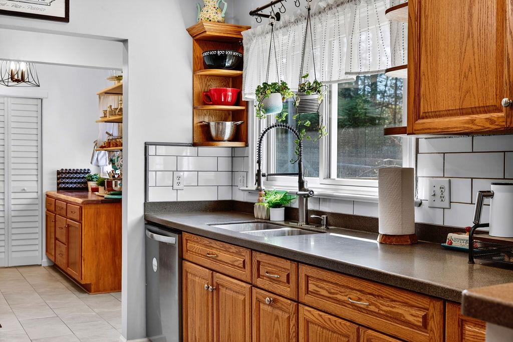 153 THOROFARE RD, CRIMORA, Virginia 24431, 3 Bedrooms Bedrooms, ,2 BathroomsBathrooms,Residential,153 THOROFARE RD,675579 MLS # 675579