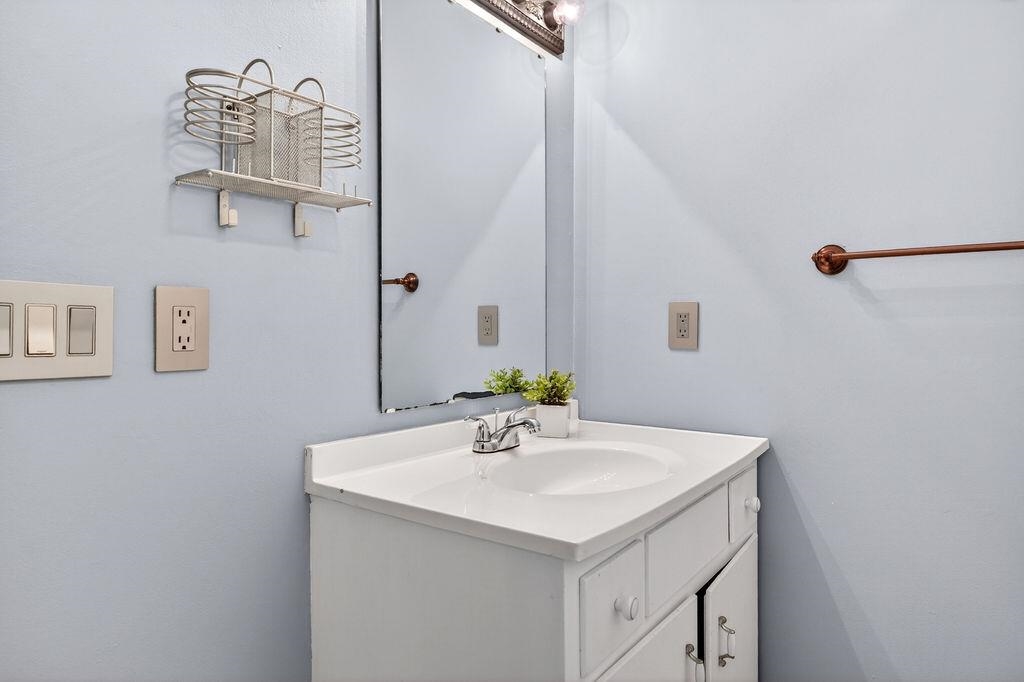 153 THOROFARE RD, CRIMORA, Virginia 24431, 3 Bedrooms Bedrooms, ,2 BathroomsBathrooms,Residential,153 THOROFARE RD,675579 MLS # 675579