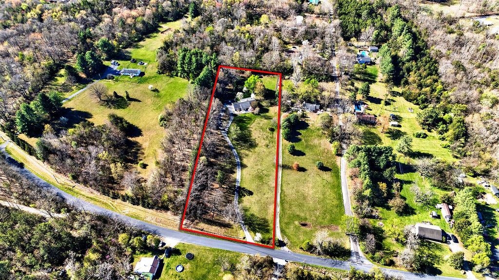 153 THOROFARE RD, CRIMORA, Virginia 24431, 3 Bedrooms Bedrooms, ,2 BathroomsBathrooms,Residential,153 THOROFARE RD,675579 MLS # 675579