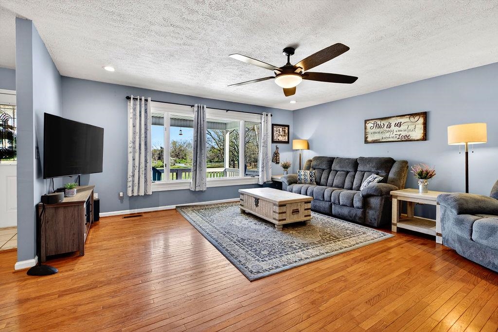 153 THOROFARE RD, CRIMORA, Virginia 24431, 3 Bedrooms Bedrooms, ,2 BathroomsBathrooms,Residential,153 THOROFARE RD,675579 MLS # 675579