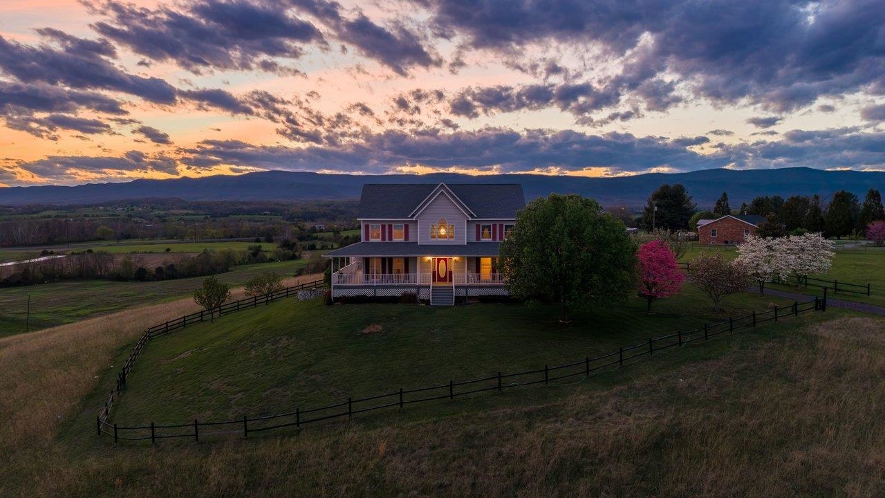 2395 NORTH EAST SIDE HWY, ELKTON, Virginia 22827, 4 Bedrooms Bedrooms, ,4 BathroomsBathrooms,Residential,2395 NORTH EAST SIDE HWY,675584 MLS # 675584