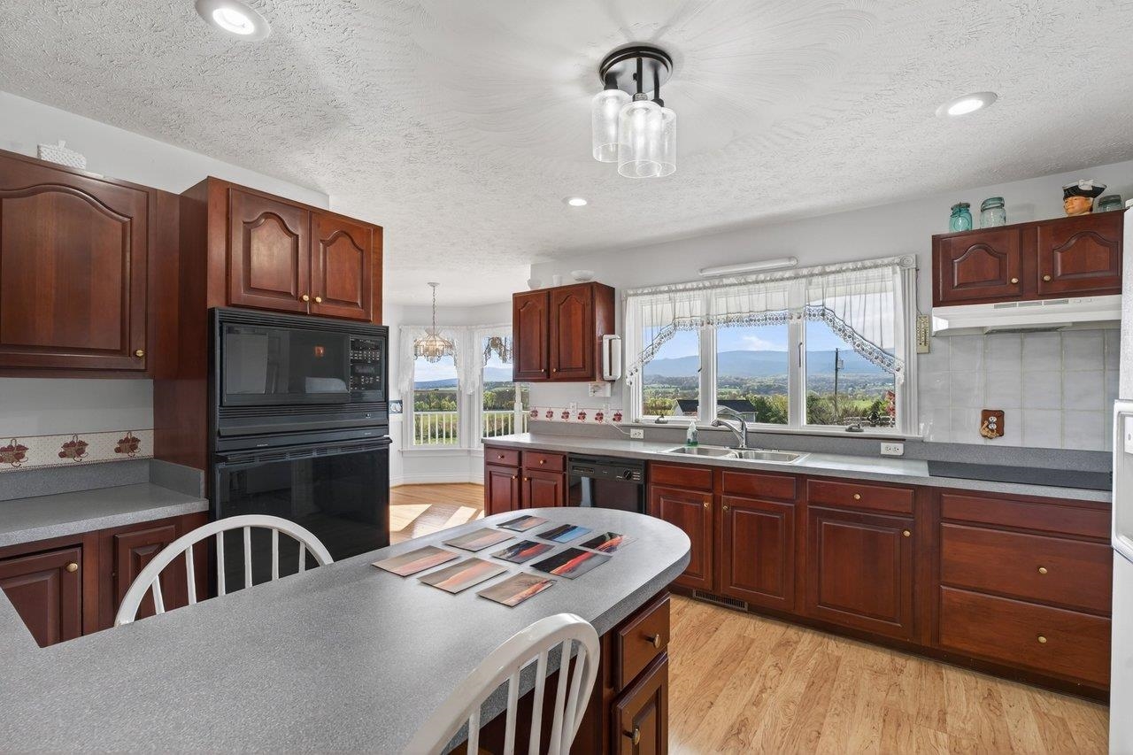 2395 NORTH EAST SIDE HWY, ELKTON, Virginia 22827, 4 Bedrooms Bedrooms, ,4 BathroomsBathrooms,Residential,2395 NORTH EAST SIDE HWY,675584 MLS # 675584