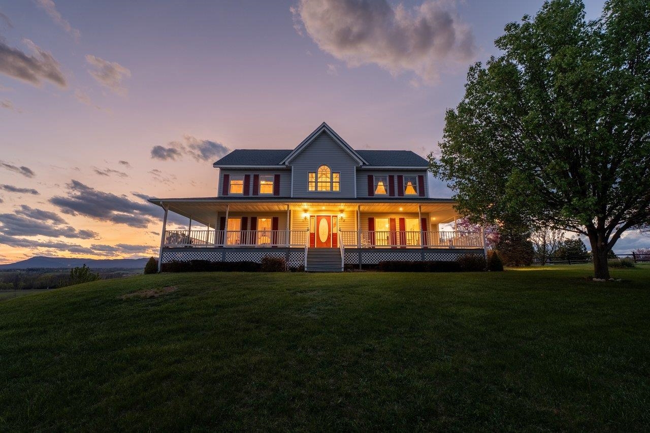 2395 NORTH EAST SIDE HWY, ELKTON, Virginia 22827, 4 Bedrooms Bedrooms, ,4 BathroomsBathrooms,Residential,2395 NORTH EAST SIDE HWY,675584 MLS # 675584