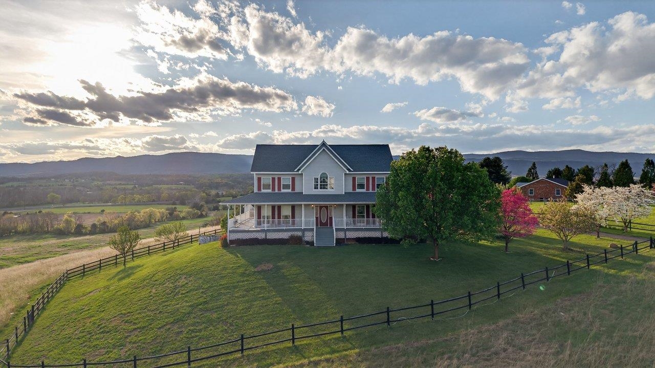 2395 NORTH EAST SIDE HWY, ELKTON, Virginia 22827, 4 Bedrooms Bedrooms, ,4 BathroomsBathrooms,Residential,2395 NORTH EAST SIDE HWY,675584 MLS # 675584