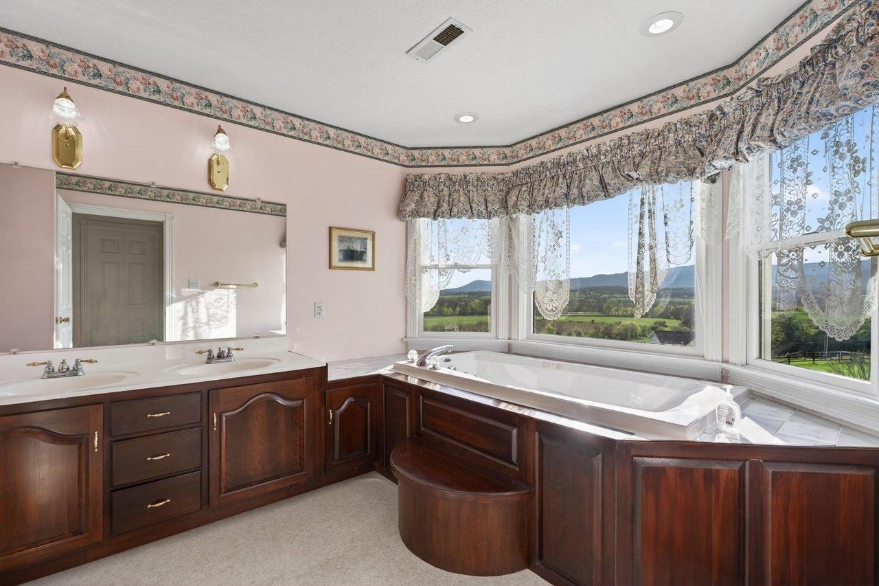 2395 NORTH EAST SIDE HWY, ELKTON, Virginia 22827, 4 Bedrooms Bedrooms, ,4 BathroomsBathrooms,Residential,2395 NORTH EAST SIDE HWY,675584 MLS # 675584