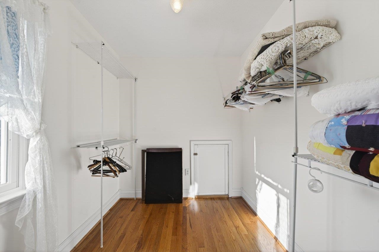 2395 NORTH EAST SIDE HWY, ELKTON, Virginia 22827, 4 Bedrooms Bedrooms, ,4 BathroomsBathrooms,Residential,2395 NORTH EAST SIDE HWY,675584 MLS # 675584