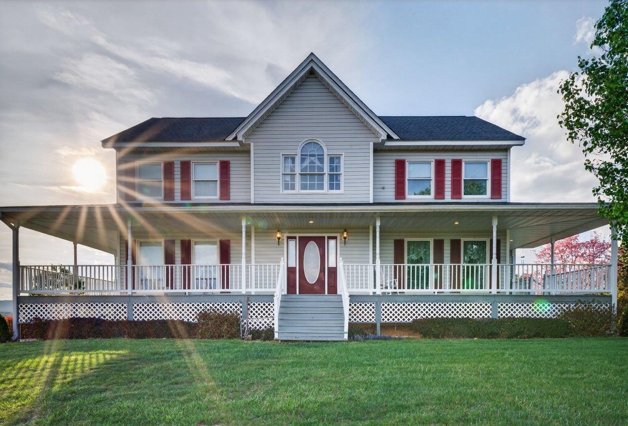 2395 NORTH EAST SIDE HWY, ELKTON, Virginia 22827, 4 Bedrooms Bedrooms, ,4 BathroomsBathrooms,Residential,2395 NORTH EAST SIDE HWY,675584 MLS # 675584