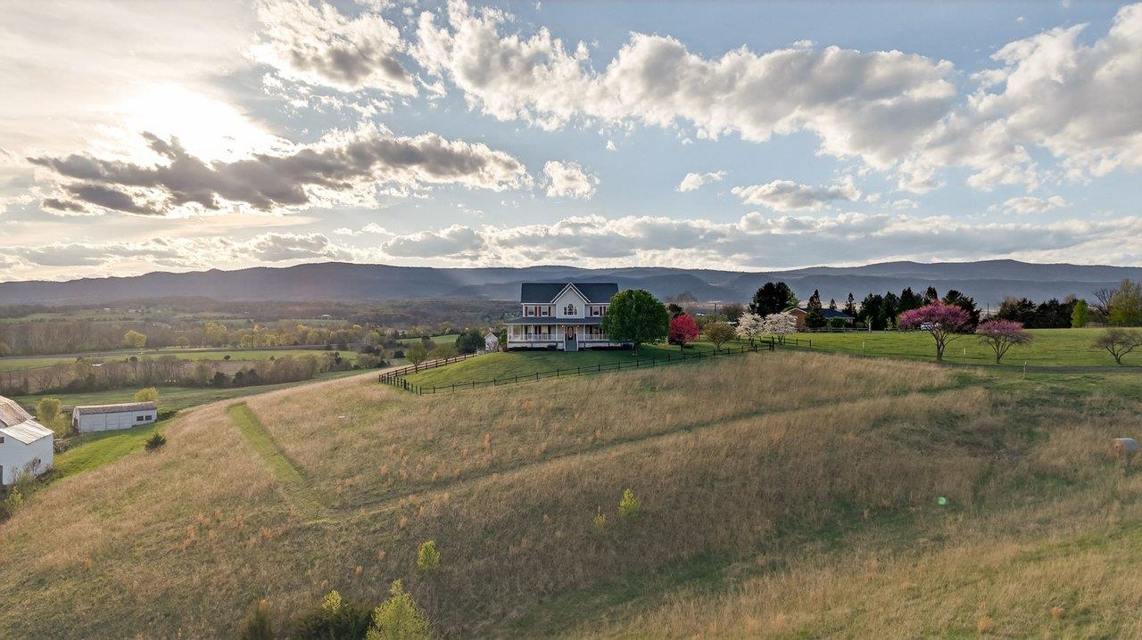 2395 NORTH EAST SIDE HWY, ELKTON, Virginia 22827, 4 Bedrooms Bedrooms, ,4 BathroomsBathrooms,Residential,2395 NORTH EAST SIDE HWY,675584 MLS # 675584