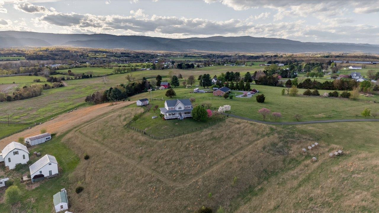 2395 NORTH EAST SIDE HWY, ELKTON, Virginia 22827, 4 Bedrooms Bedrooms, ,4 BathroomsBathrooms,Residential,2395 NORTH EAST SIDE HWY,675584 MLS # 675584