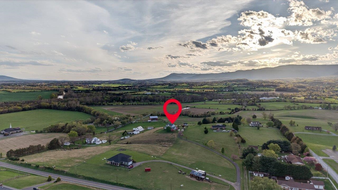 2395 NORTH EAST SIDE HWY, ELKTON, Virginia 22827, 4 Bedrooms Bedrooms, ,4 BathroomsBathrooms,Residential,2395 NORTH EAST SIDE HWY,675584 MLS # 675584