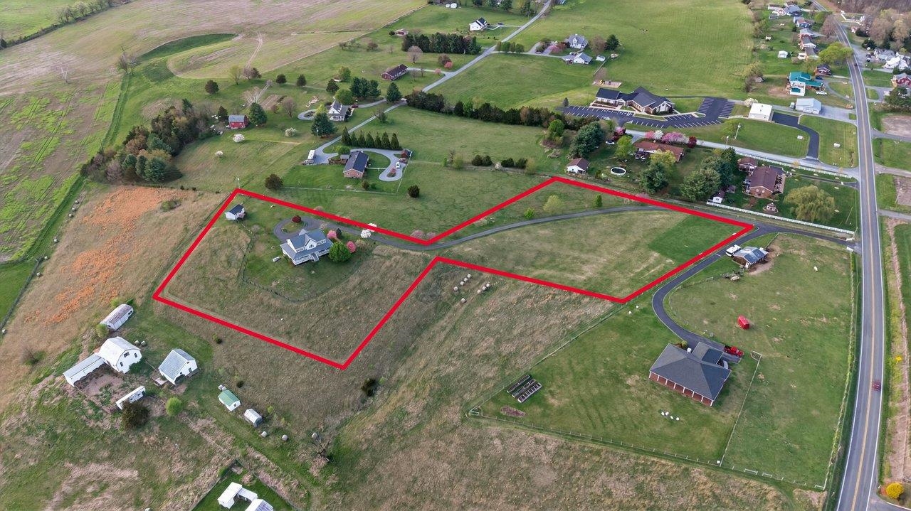 2395 NORTH EAST SIDE HWY, ELKTON, Virginia 22827, 4 Bedrooms Bedrooms, ,4 BathroomsBathrooms,Residential,2395 NORTH EAST SIDE HWY,675584 MLS # 675584