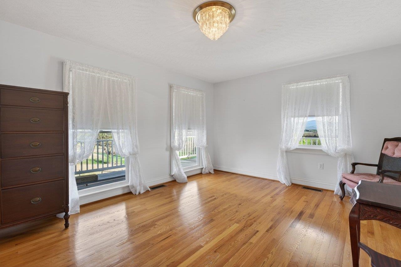 2395 NORTH EAST SIDE HWY, ELKTON, Virginia 22827, 4 Bedrooms Bedrooms, ,4 BathroomsBathrooms,Residential,2395 NORTH EAST SIDE HWY,675584 MLS # 675584