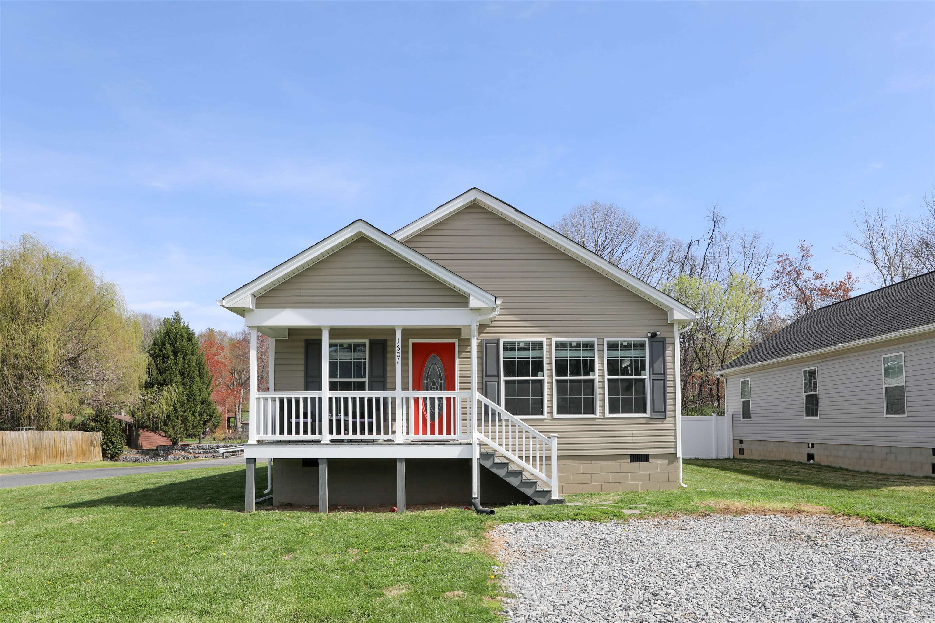 1601 A ST, WAYNESBORO, Virginia 22980, 3 Bedrooms Bedrooms, ,2 BathroomsBathrooms,Residential,1601 A ST,675589 MLS # 675589