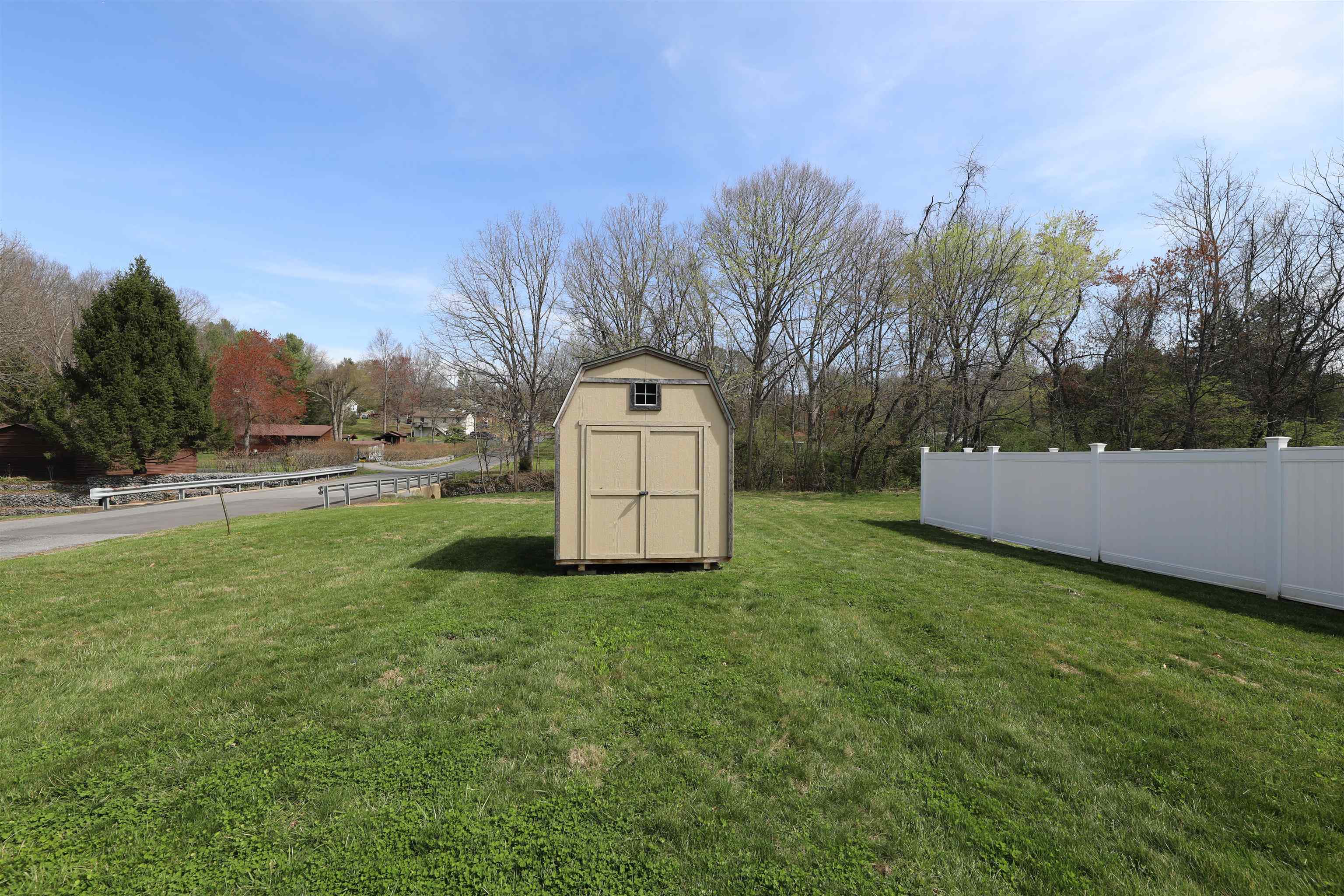 1601 A ST, WAYNESBORO, Virginia 22980, 3 Bedrooms Bedrooms, ,2 BathroomsBathrooms,Residential,1601 A ST,675589 MLS # 675589