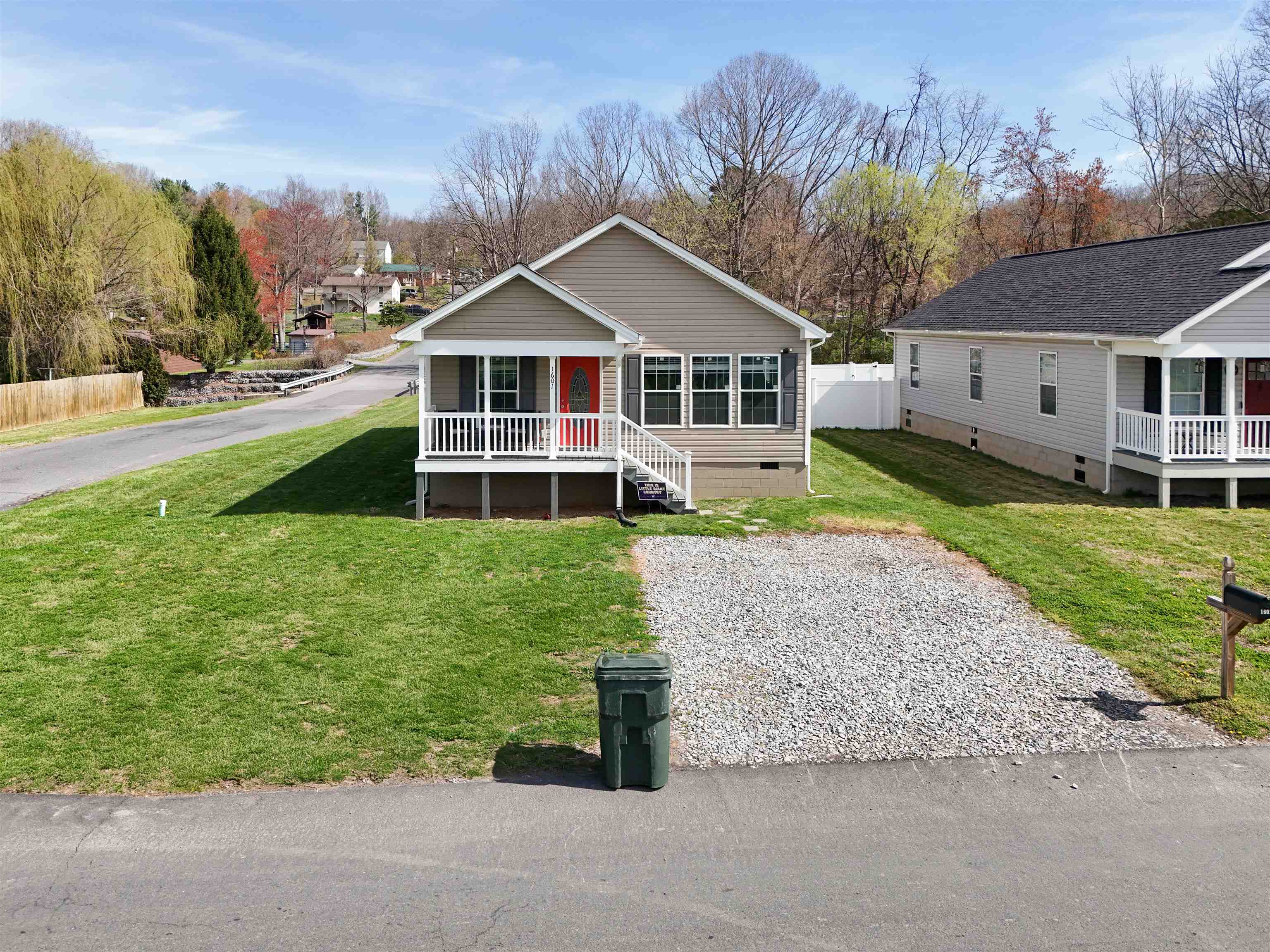 1601 A ST, WAYNESBORO, Virginia 22980, 3 Bedrooms Bedrooms, ,2 BathroomsBathrooms,Residential,1601 A ST,675589 MLS # 675589