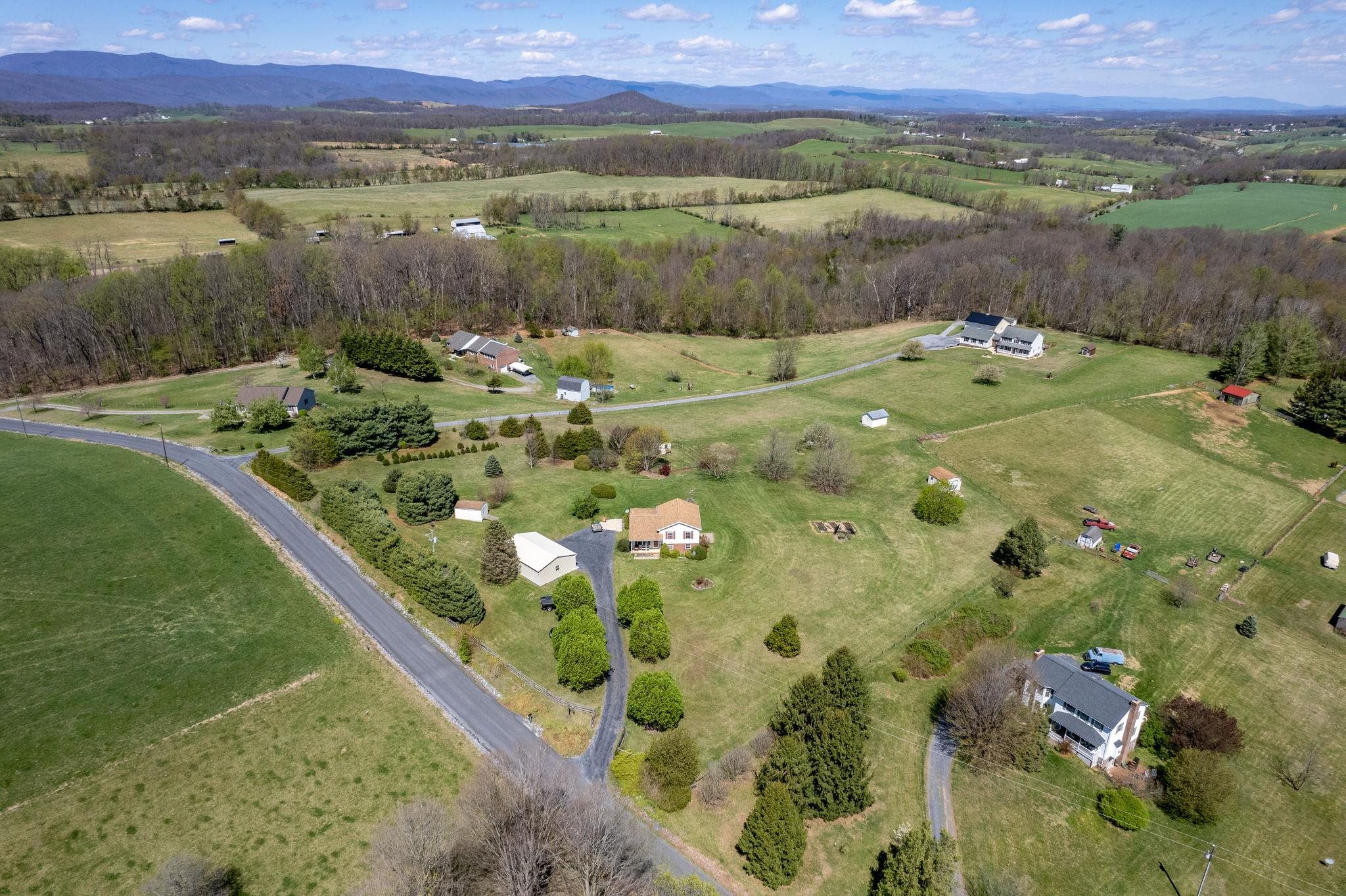 1075 CHESTNUT RIDGE RD, STAUNTON, Virginia 24401, 3 Bedrooms Bedrooms, ,2 BathroomsBathrooms,Residential,1075 CHESTNUT RIDGE RD,675592 MLS # 675592