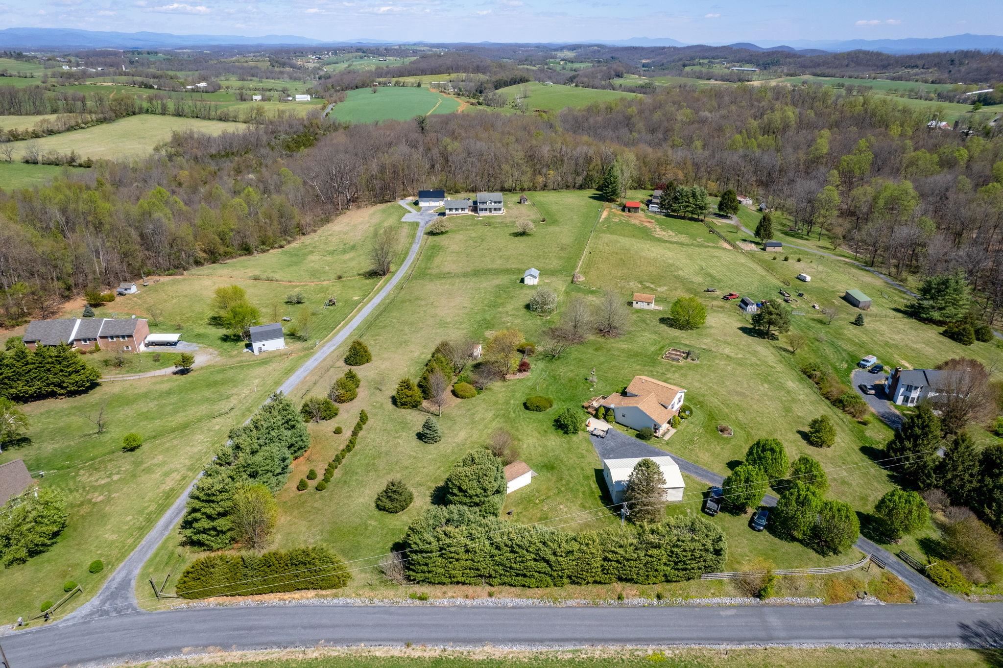 1075 CHESTNUT RIDGE RD, STAUNTON, Virginia 24401, 3 Bedrooms Bedrooms, ,2 BathroomsBathrooms,Residential,1075 CHESTNUT RIDGE RD,675592 MLS # 675592