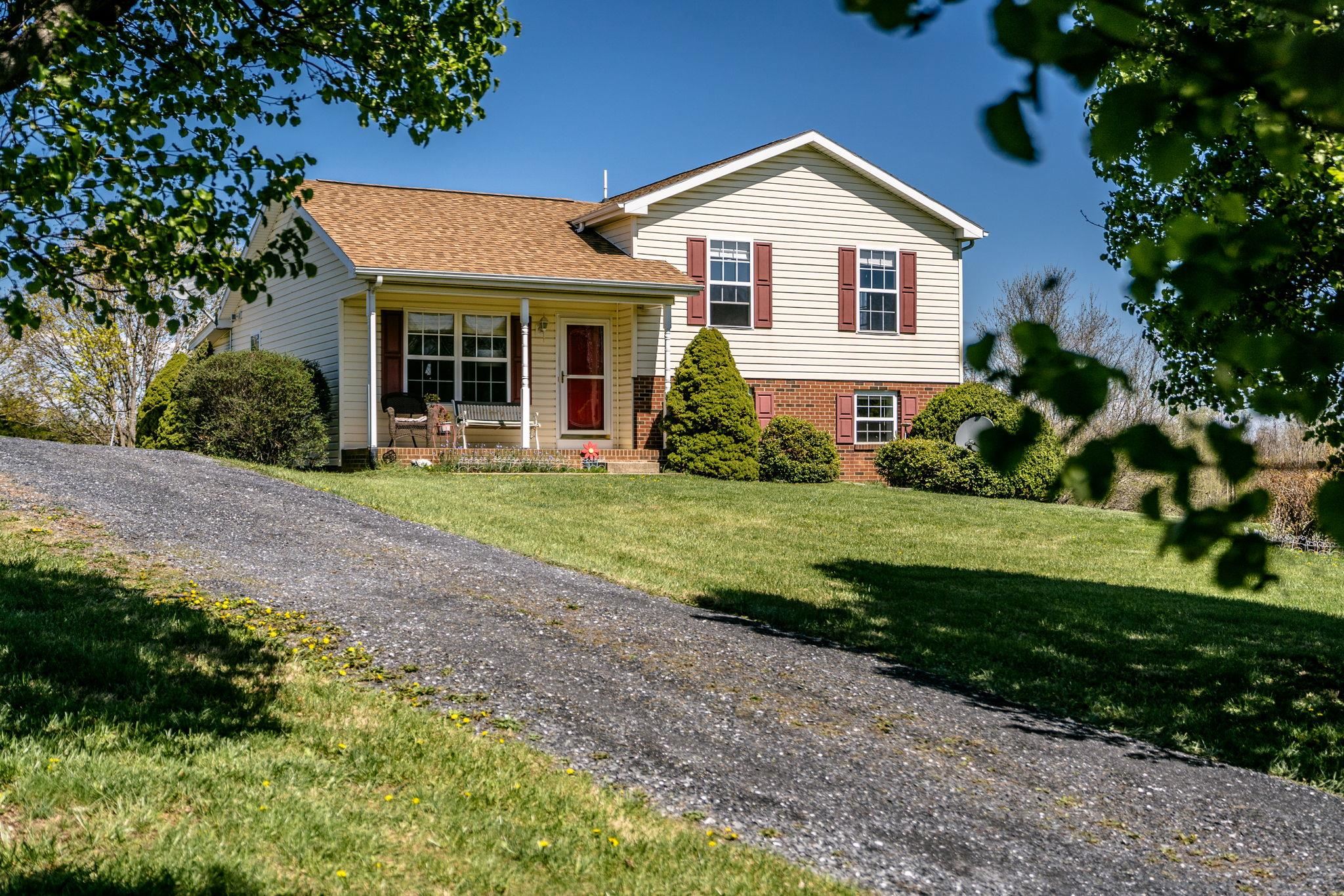 1075 CHESTNUT RIDGE RD, STAUNTON, Virginia 24401, 3 Bedrooms Bedrooms, ,2 BathroomsBathrooms,Residential,1075 CHESTNUT RIDGE RD,675592 MLS # 675592