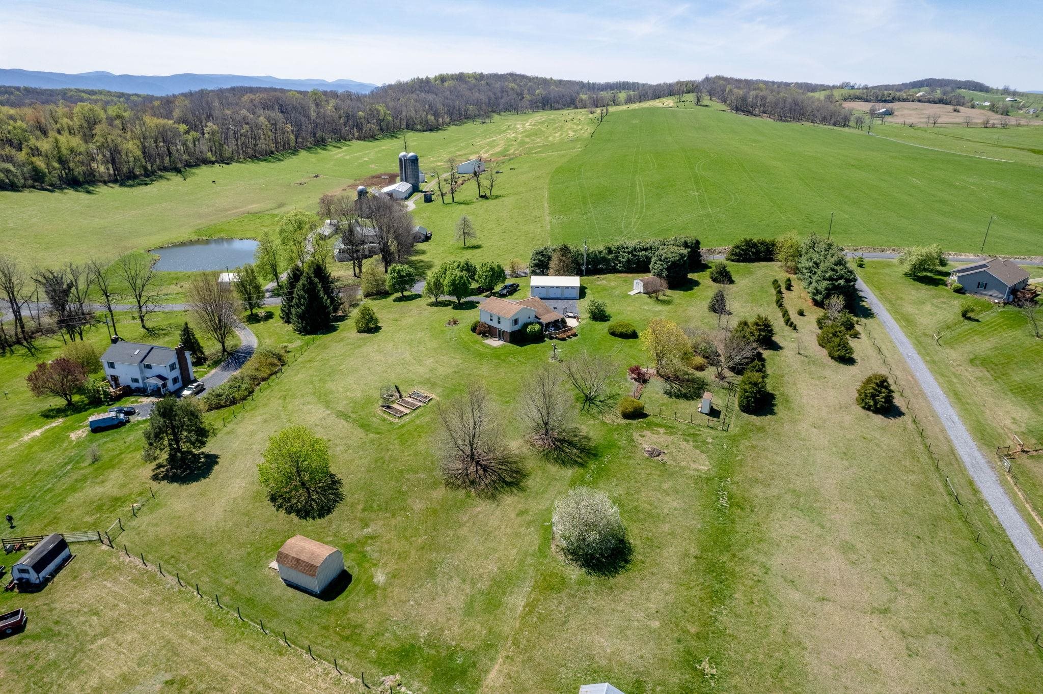 1075 CHESTNUT RIDGE RD, STAUNTON, Virginia 24401, 3 Bedrooms Bedrooms, ,2 BathroomsBathrooms,Residential,1075 CHESTNUT RIDGE RD,675592 MLS # 675592