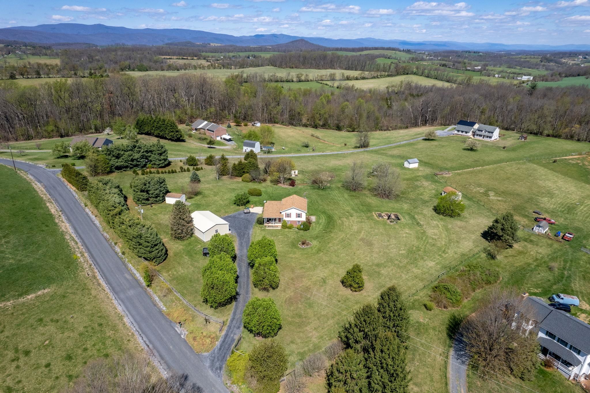 1075 CHESTNUT RIDGE RD, STAUNTON, Virginia 24401, 3 Bedrooms Bedrooms, ,2 BathroomsBathrooms,Residential,1075 CHESTNUT RIDGE RD,675592 MLS # 675592