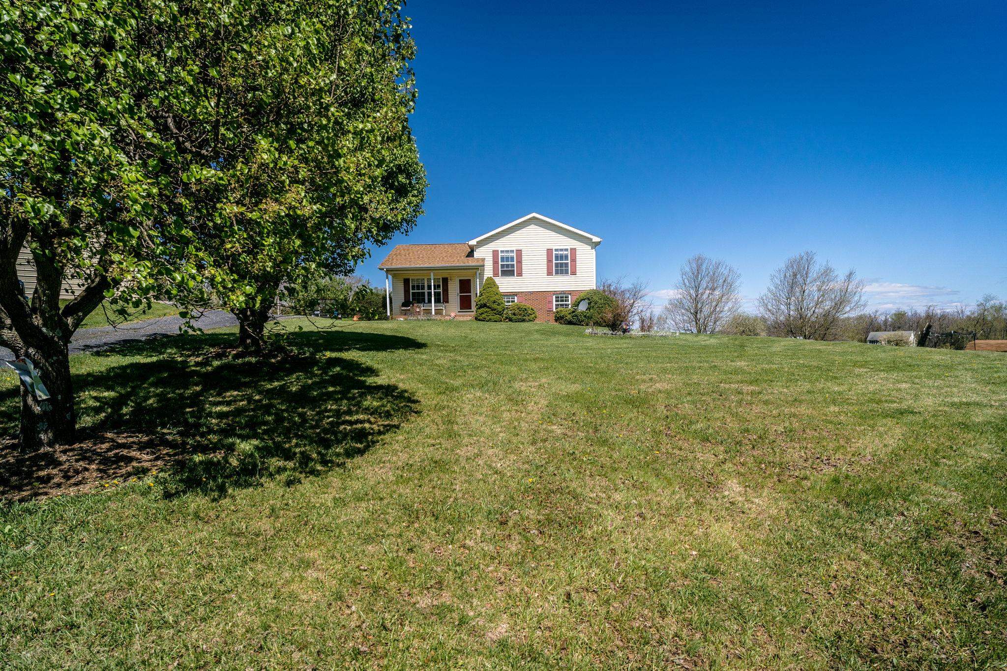 1075 CHESTNUT RIDGE RD, STAUNTON, Virginia 24401, 3 Bedrooms Bedrooms, ,2 BathroomsBathrooms,Residential,1075 CHESTNUT RIDGE RD,675592 MLS # 675592