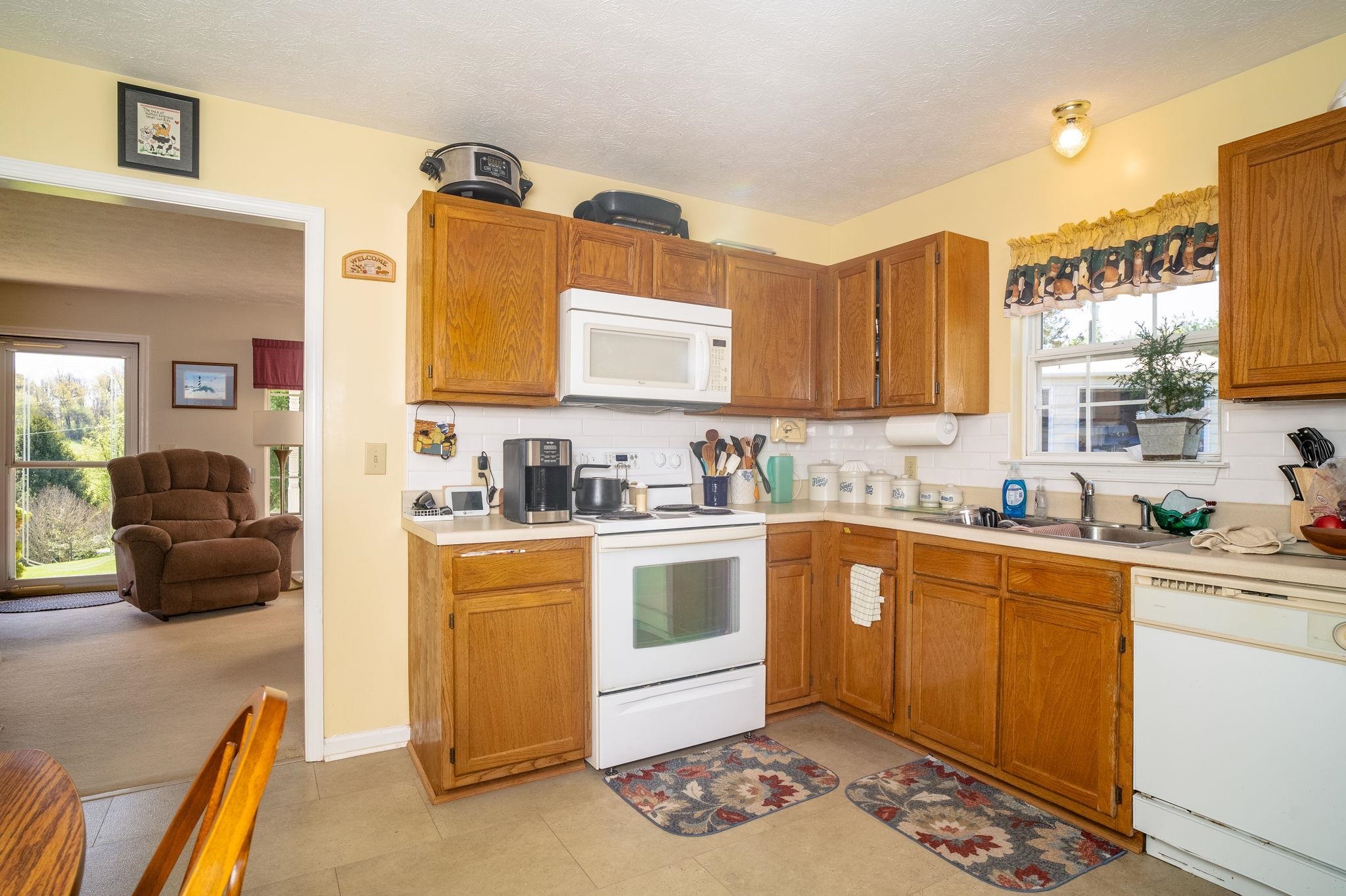 1075 CHESTNUT RIDGE RD, STAUNTON, Virginia 24401, 3 Bedrooms Bedrooms, ,2 BathroomsBathrooms,Residential,1075 CHESTNUT RIDGE RD,675592 MLS # 675592