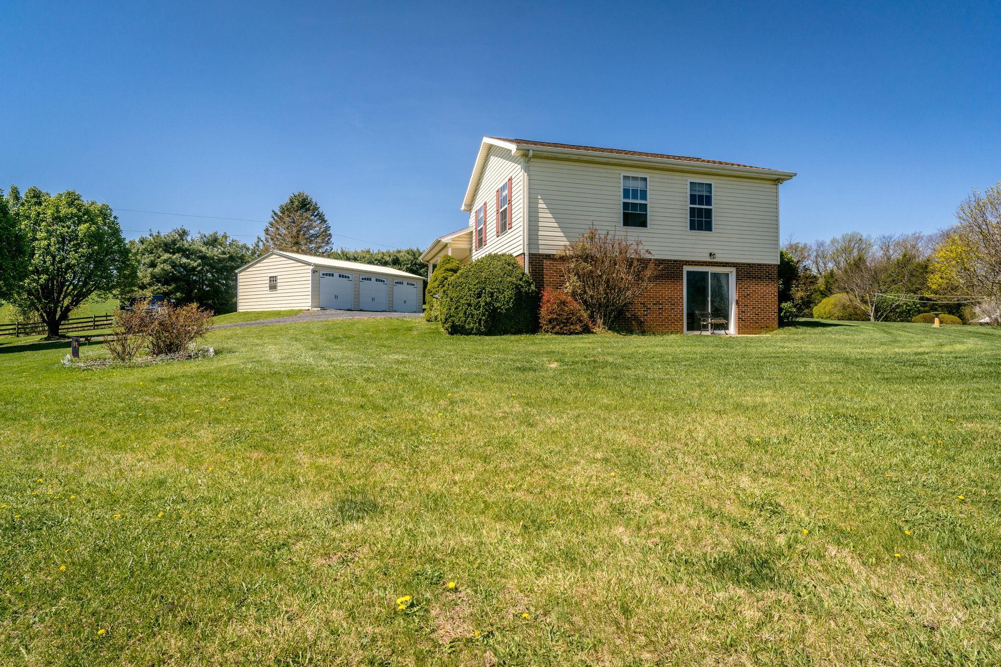 1075 CHESTNUT RIDGE RD, STAUNTON, Virginia 24401, 3 Bedrooms Bedrooms, ,2 BathroomsBathrooms,Residential,1075 CHESTNUT RIDGE RD,675592 MLS # 675592