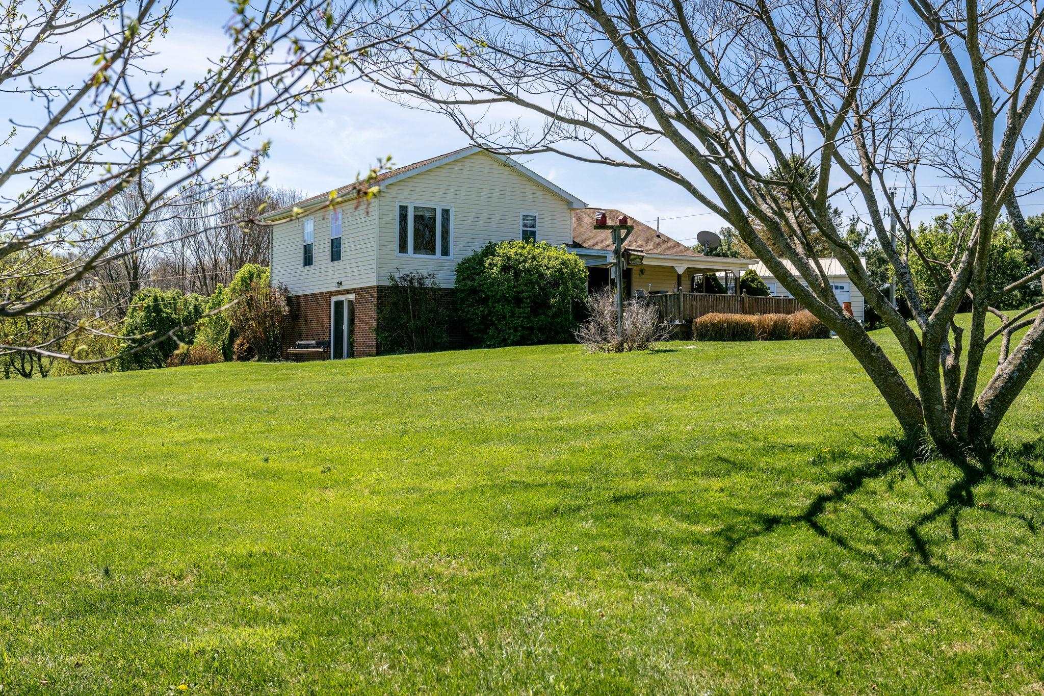 1075 CHESTNUT RIDGE RD, STAUNTON, Virginia 24401, 3 Bedrooms Bedrooms, ,2 BathroomsBathrooms,Residential,1075 CHESTNUT RIDGE RD,675592 MLS # 675592